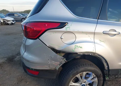 2019 Ford Escape Se from USA, damaged, VIN 1FMCU9GDXKUA49583